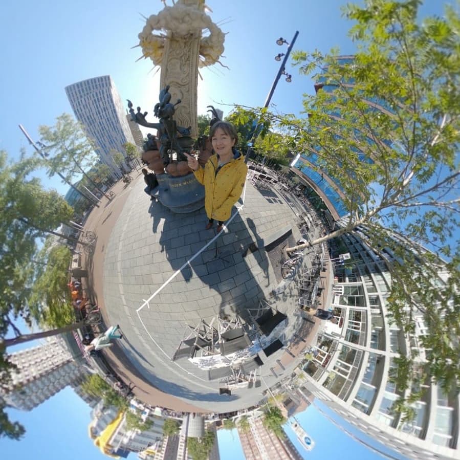 Een 360 graden foto van Gera , weergegeven als een ronde foto, die in Rotterdam in de buurt van station Blaak staat