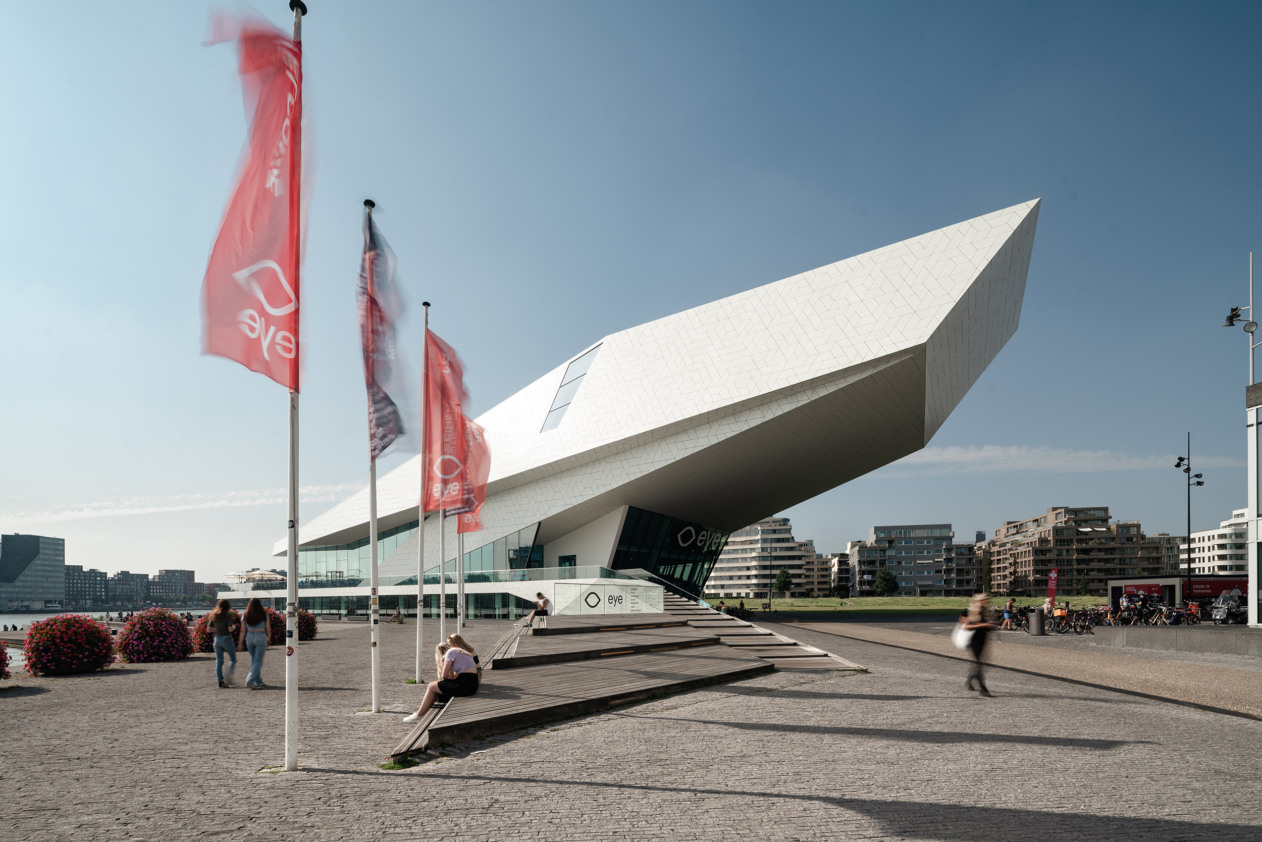 Foto van het gebouw van EyE filmmuseum